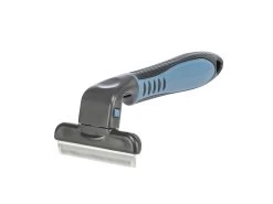 Trixie Carding Striegel