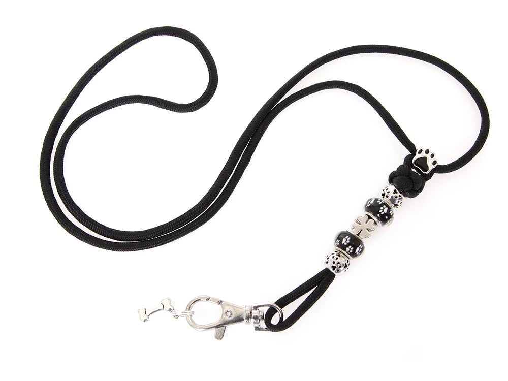 Mein Schwarzes Pfeifenband Mit Schmucksteinen